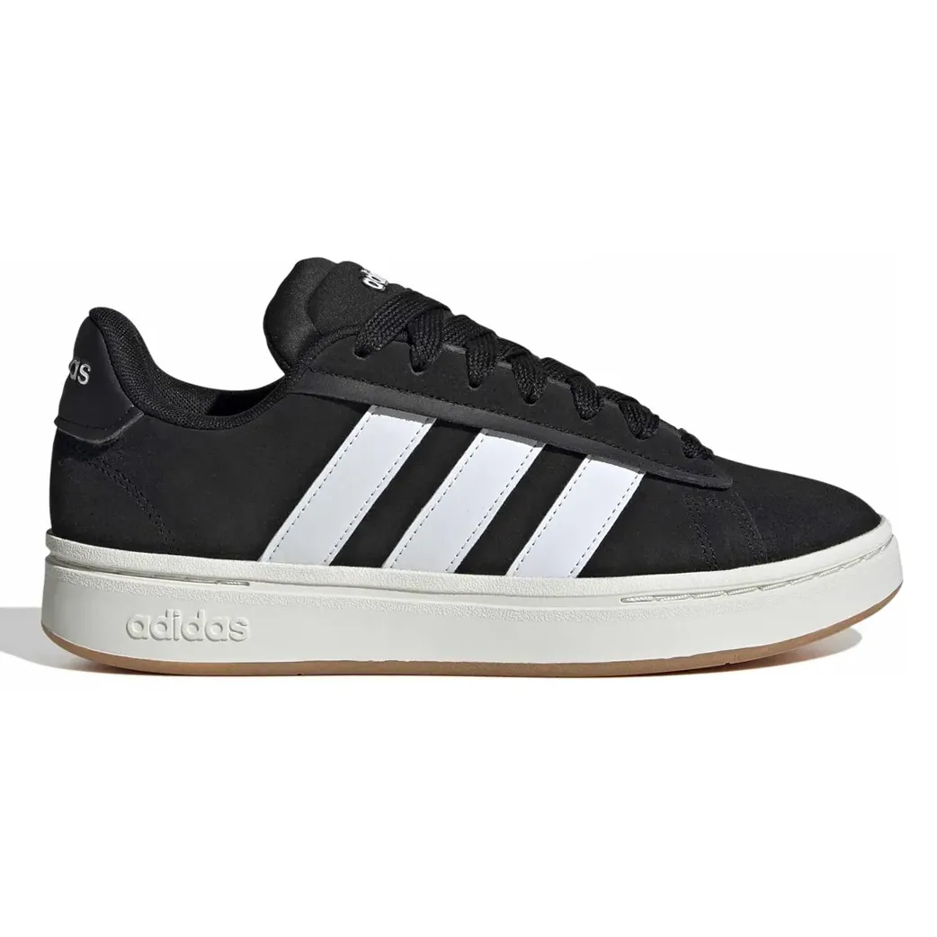 Tênis Adidas Grand Court Alpha Preto Feminino, lado direito em ângulo frontal com fundo branco